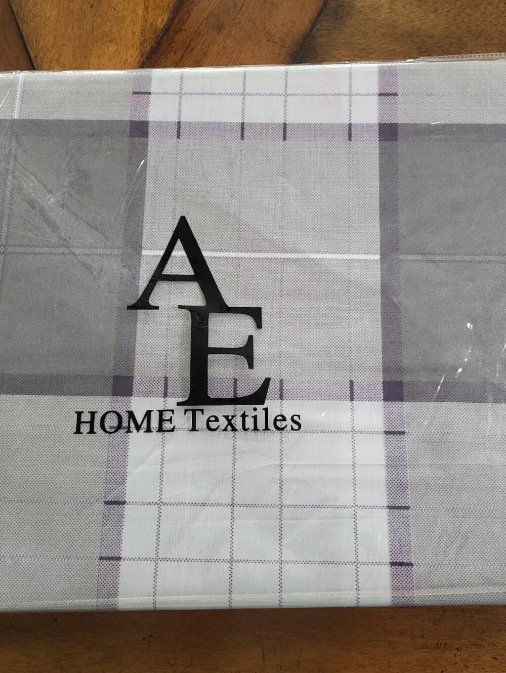 NWT 4 Piece Duvet Set With Decorative Pillow